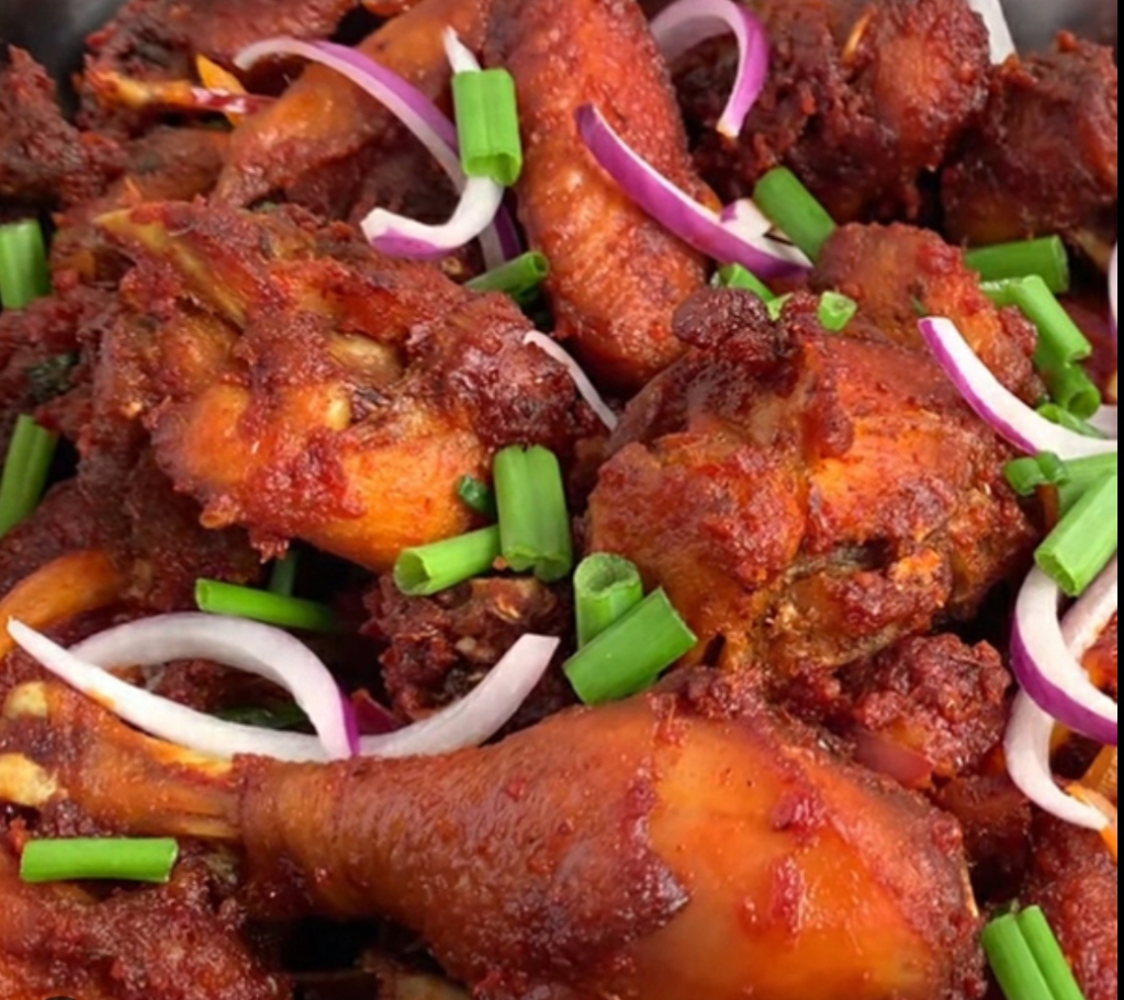 Peppered Chicken - West African catering by Monmu & Monje